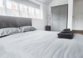 Cosy & Luxury 2BR Flat in Calverton - 7
