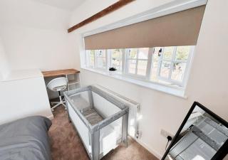 Cosy & Luxury 2BR Flat in Calverton - 3