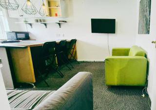 Comfy 3BR Flat on Quiet Street in Wollaton - 4