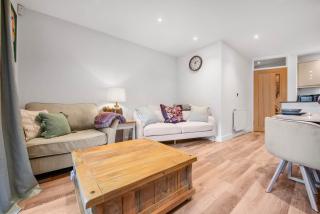 WhiskAwayHomes - Fairfax House - Apartment 2 - 8