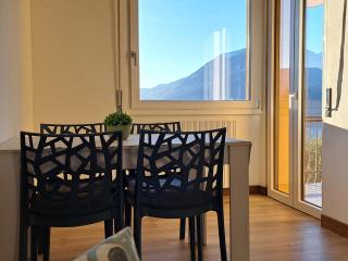 Blue Panorama del lago Perledo - 8