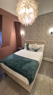 2 Bedroom Flat in Central - 7