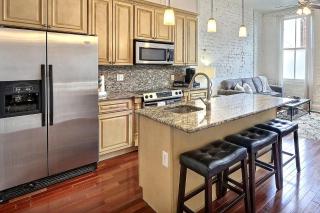 Above Broughton St 3015B - 3