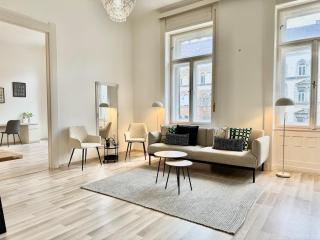 The Grand Loft- Bajcsy Residence - 5