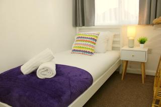 The Coventry House Sleeps 9 with Parking for 4 - 6