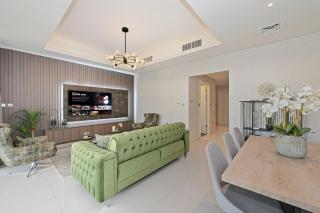 3BR Luxurious Villa pool view DAMAC Hills 2 - 9