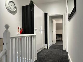 Yastayzzz at Brand New Apartment 4 Worcester House & Free Parking - 2