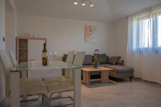 The Garden Suite App 2 - 8