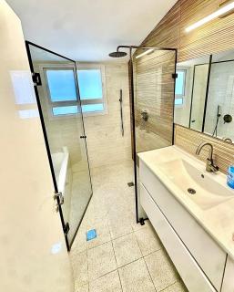 20 Mins from the Kinneret Golan Cabin Retreat - 4