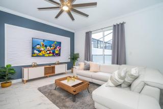 2990SL TOWNHOUSE 4 BEDROOMS & 3 BATHROOMS + POOL - 1