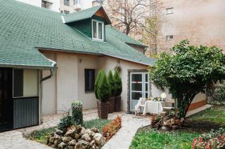 Solar Garden with Frontyard & Foosball Old Town - 9