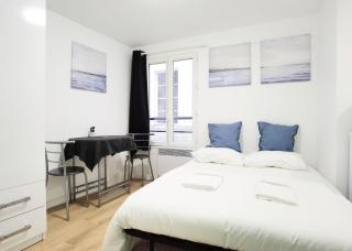 Studio Near Metro & Marais & Hotel de Ville & Seine - 0