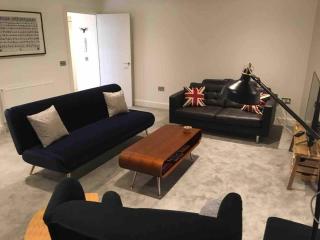 Modern loft style apartment in converted church - 5