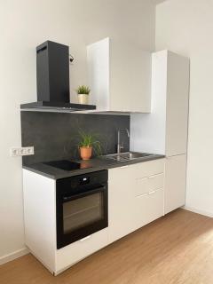 Berlin Base Apartments - 9