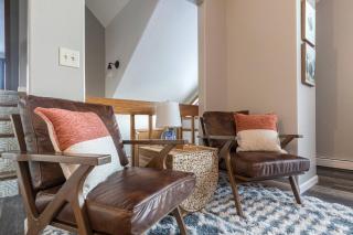 Group Escape: 6BR Hot Tub, Sauna, Game Rm & Garage - 5