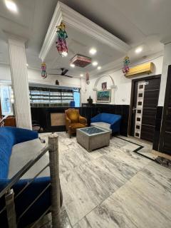 Hotel Raj Deluxe - 3