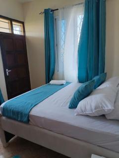 SEAMIST MODERN suits - 4