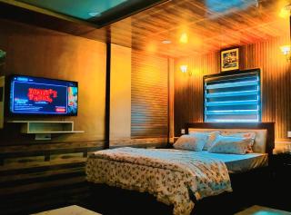 Black bird hotel and restaurant - 0