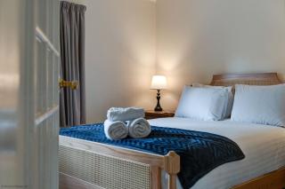 The Old Dean's House - 9