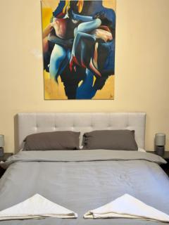 Spacious Two-Bedroom, Balcony and Kitchen Retreat - 0