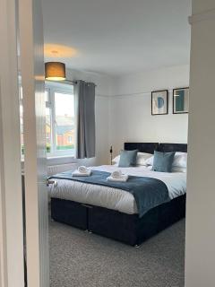 Briants, Spacious Home-from-Home, Free Parking & Secure Garden - 3