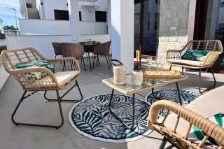 Modern apartment with swimming pool and terraces - 9