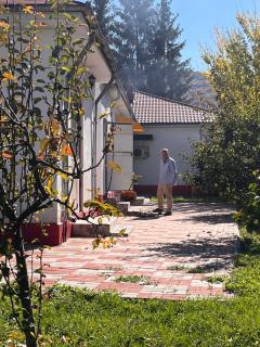 La Căsuța Racosana -Casa Spațioasă cu Grădina și Terasa și Gastro Local aproape - 2