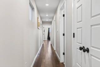 Cozy Comfort near Fountain Square- Downtown Indy - 9