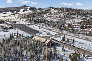 Slopeside Mall Condo Unit 203 - 1