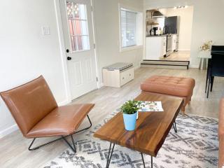 Hip and chic one bedroom apartment - 5