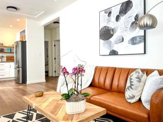 Cool and Classy Steps to Downtown - 3