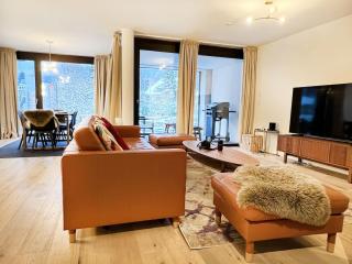 Modern Apartment with Balcony and BBQ at Interlaken West Station - 0