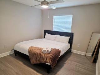 right 2Bed Apt Walk to NRG and TMC with Pool Gym - 9