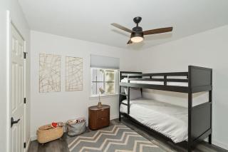 Evergreen Escape Cabin for families - 8