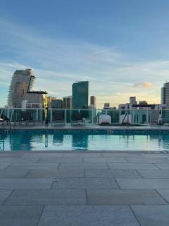 Modern Luxury Studio for Two in Downtown - 7