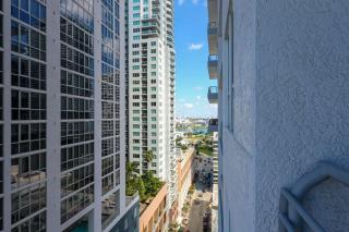 Modern Luxury Studio for Two in Downtown - 6