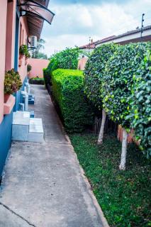 Loshina Guest House Phakalane - 5