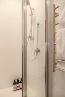 Brand New Designer Stay in Auckland CBD Honeycomb by Homello - 5