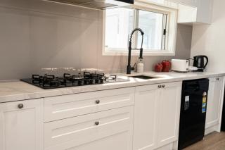 Modern 3BDR Family Home in Werribee - 3