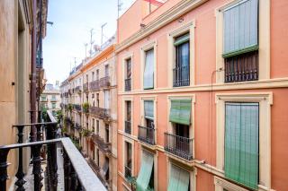 Blueground El Raval city view nr Plaça Reial BCN-198 - 8