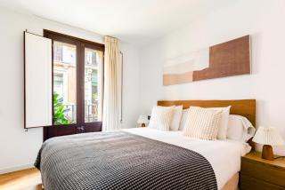 Blueground El Raval city view nr Plaça Reial BCN-198 - 4