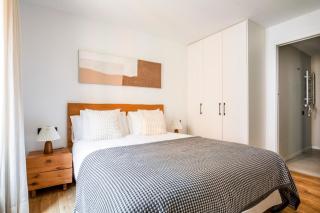 Blueground El Raval city view nr Plaça Reial BCN-198 - 2