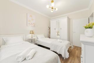 Charming French Getaway Spacious Apartment with Garden and Parking - 5