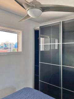 Modern lägenhet med havsutsikt - nära till allt - 1