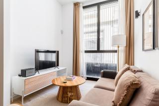 Blueground El Raval city view nr Plaza Catalunya BCN-202 - 8