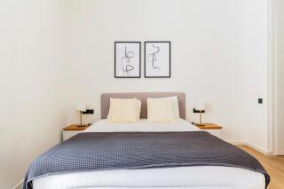 Blueground El Raval city view nr Plaza Catalunya BCN-202 - 3