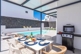 Villa Manuela by Villa Plus - 8