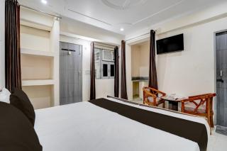 Hotel O Jagdamba Homestay Hotel & Guest House - 0