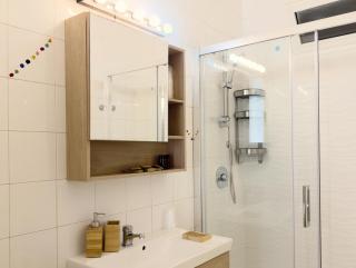 Spacious 2 Bedroom Apartment for 3 Guests 5 Min Walk to Bari Station - Bari - 5