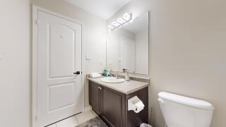 Upscale Mississauga Getaway Close to Sq1 & Airport - 4